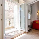 Midtown Apartman *